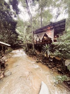 บ้านธารชีวี โฮมสเตย์